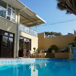 sundown-manor-guesthouse.hotels-capetown.com/